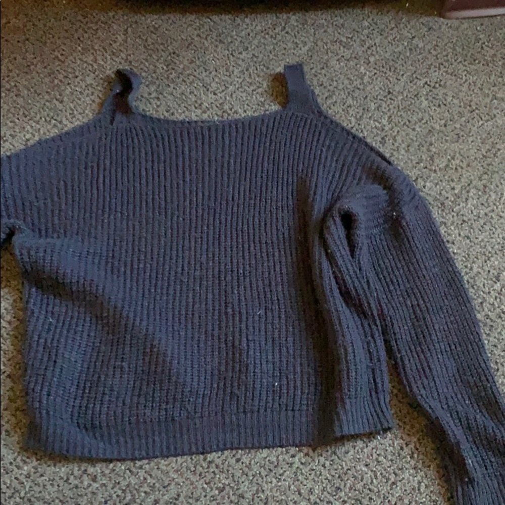 OFF THE SHOULDER LONG SLEEVE